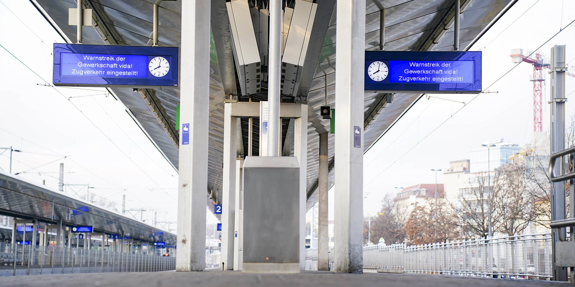 Leerer Bahnhof nach Streik