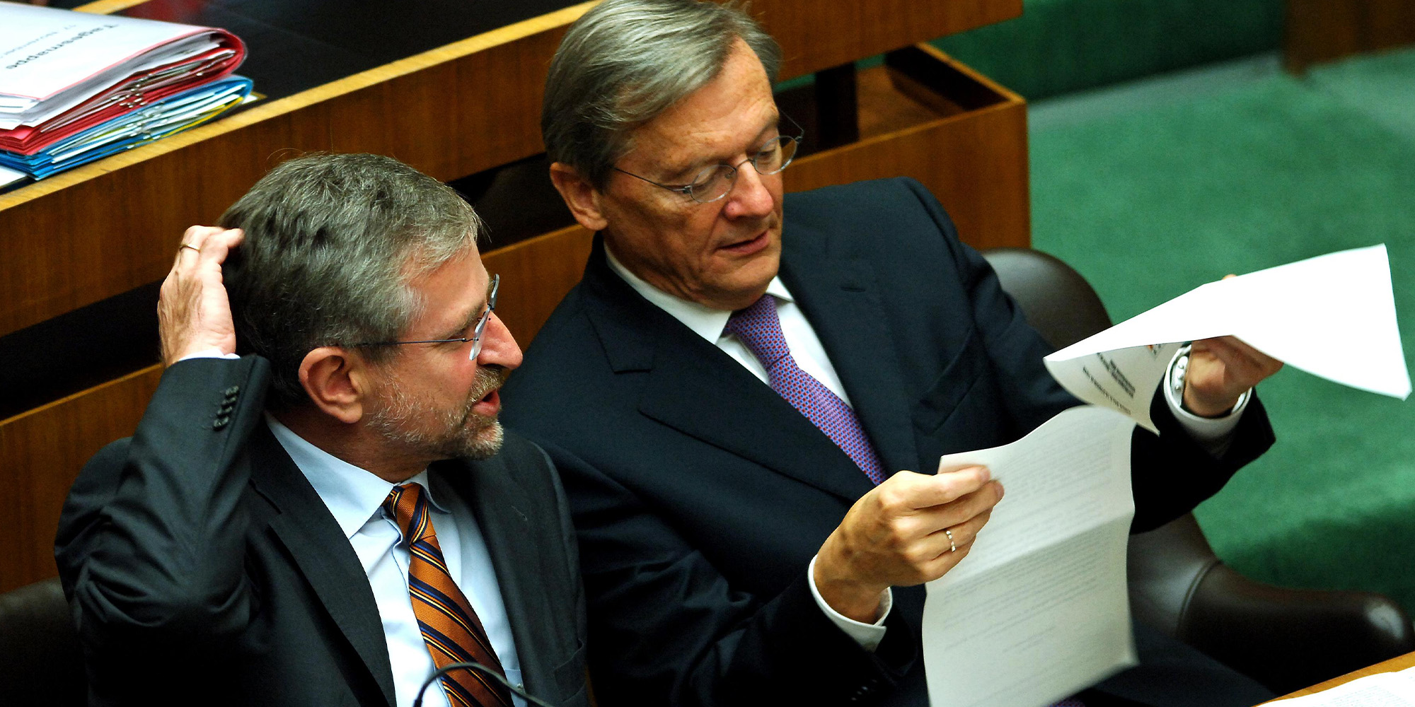 Wolfgang Schüssel und Wilhelm Molterer lesen 30 Millionen Zeichen