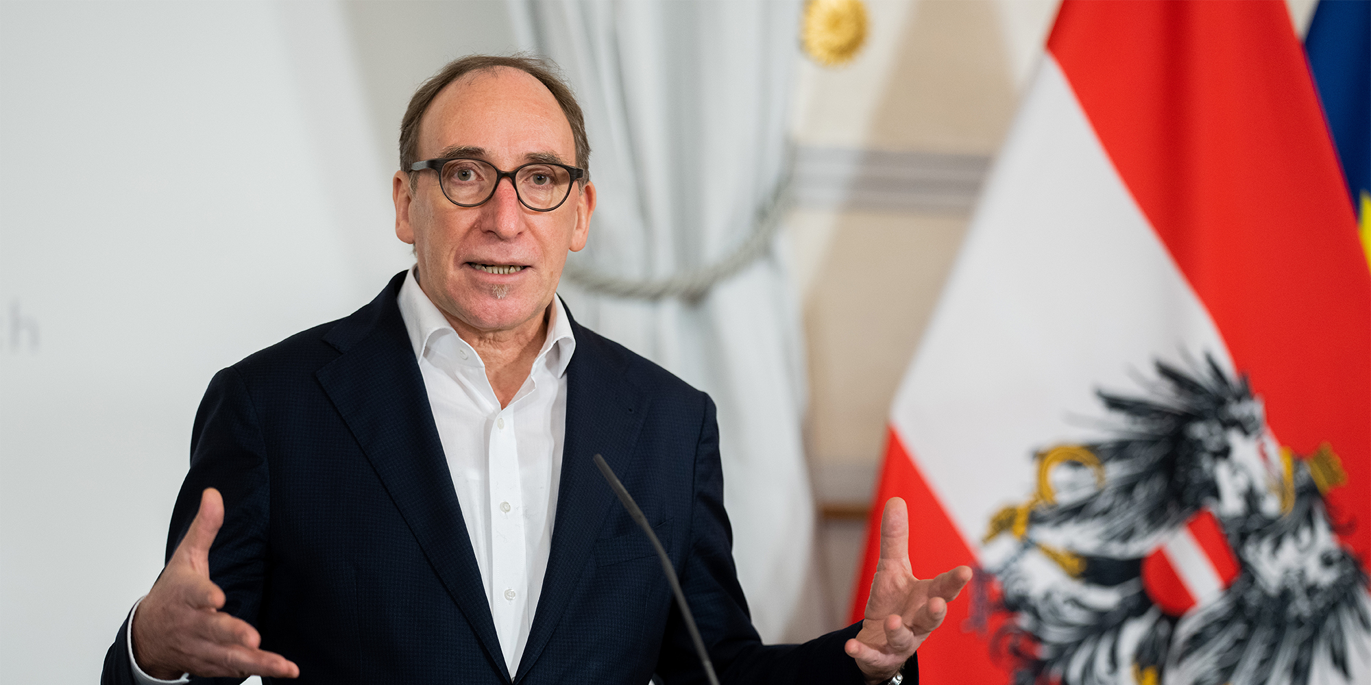 Gesundheitsminister Johannes Rauch bei einer Pressekonferenz