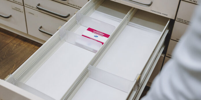 Leere Medikamentenlade